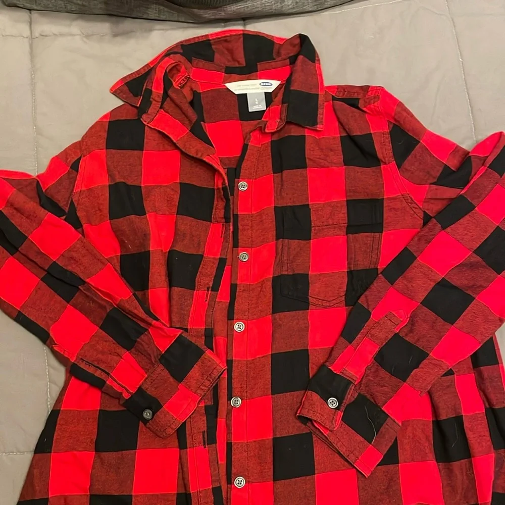 Large cozy black and red flannel - Picture 1 of 4